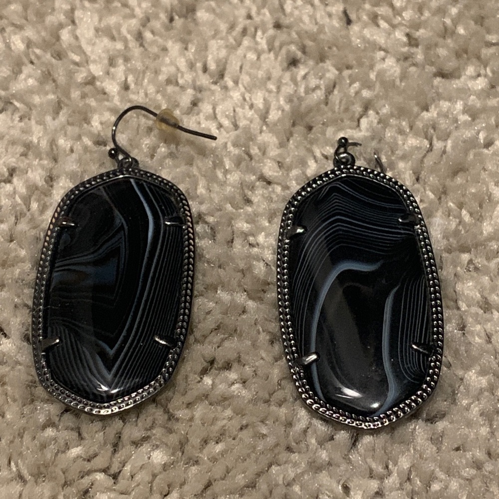 Kendra Scott black marble earrings